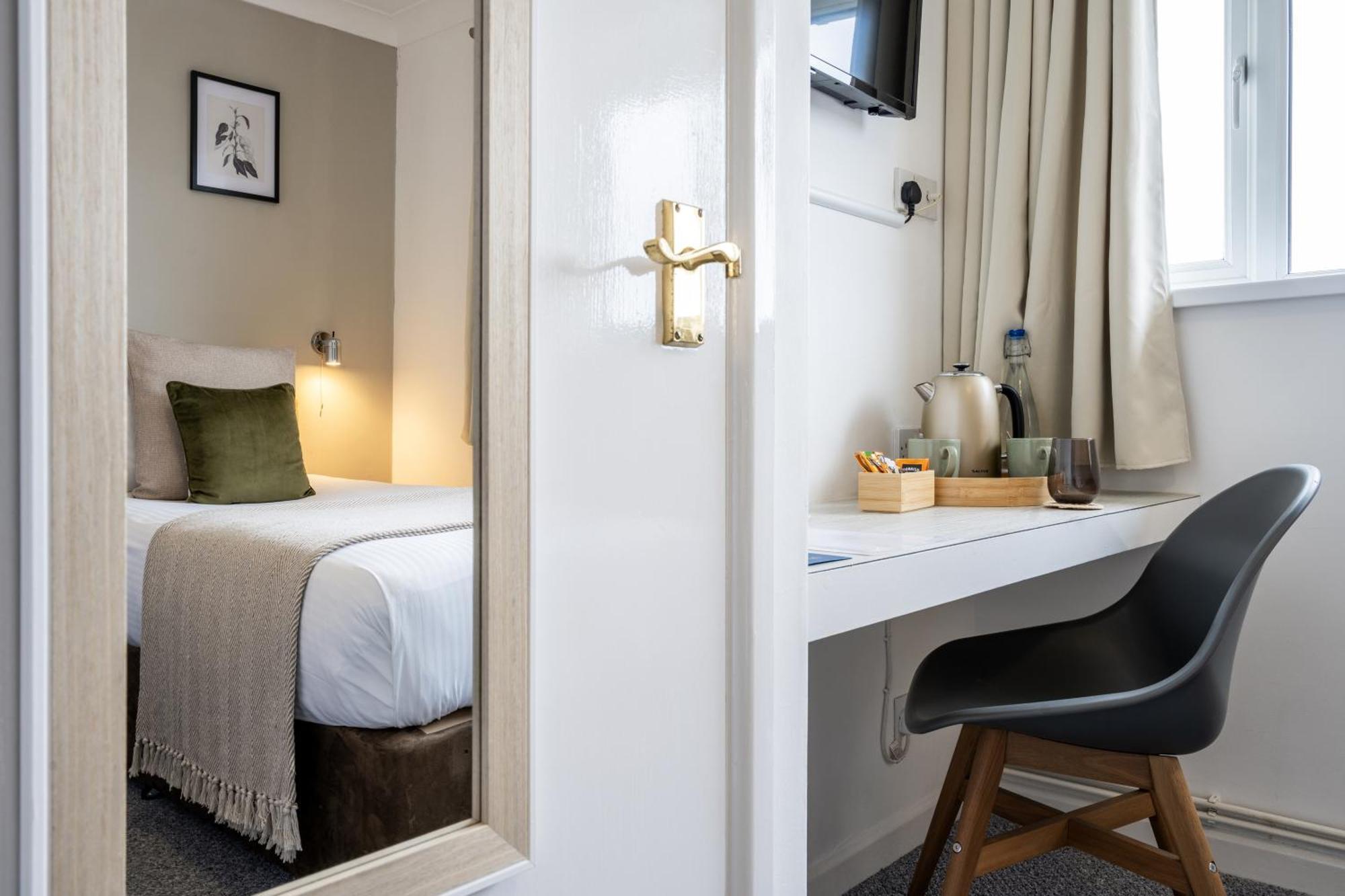 Inn For All Seasons Redruth Zimmer foto
